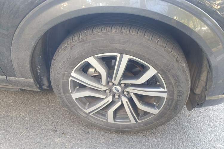 Used Ford Explorer 2023 EcoBoost 285 Four-Wheel Drive Titanium Edition 6 Seats Right Front Wheel Hub