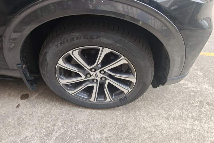 Used Ford Explorer 2023 EcoBoost 285 Four-Wheel Drive Stylish Plus Version 7 Seats Right Front Wheel Hub