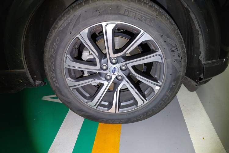 Used Ford Explorer 2023 EcoBoost 285 4x4 Trend Plus Edition 6 Seats Right Front Wheel Hub