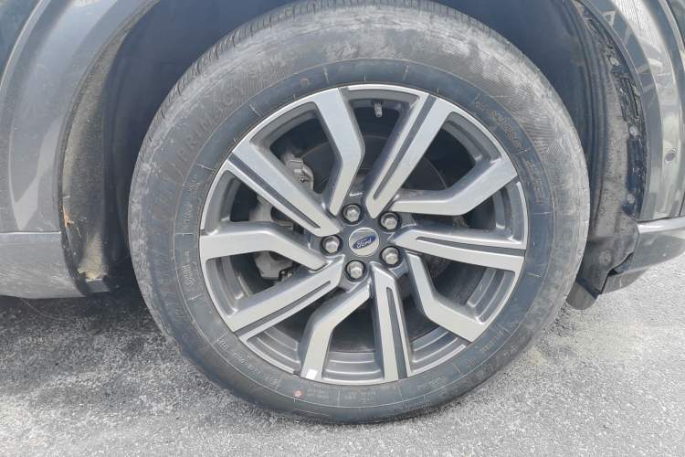 Used Ford Explorer 2023 EcoBoost 285 Four-Wheel Drive Titanium Edition 7-Seater Right Front Wheel Hub