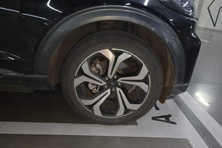 Used Ford Explorer 2023 EcoBoost 285 4x4 ST-LINE 6-Seater Right Front Wheel Hub