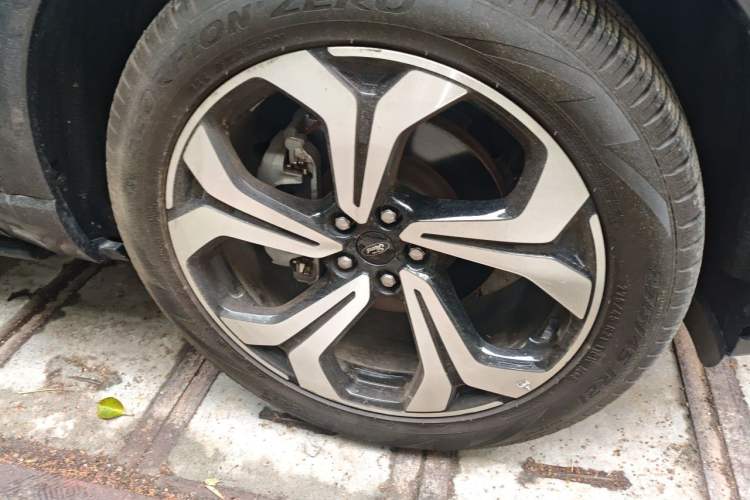 Used Ford Explorer 2023 EcoBoost 285 4x4 ST-LINE 6-Seater Right Front Wheel Hub