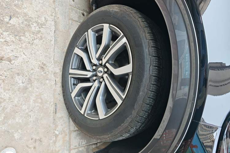 Used Ford Explorer 2023 EcoBoost 285 Four-Wheel Drive Titanium Edition 7-Seater Right Front Wheel Hub