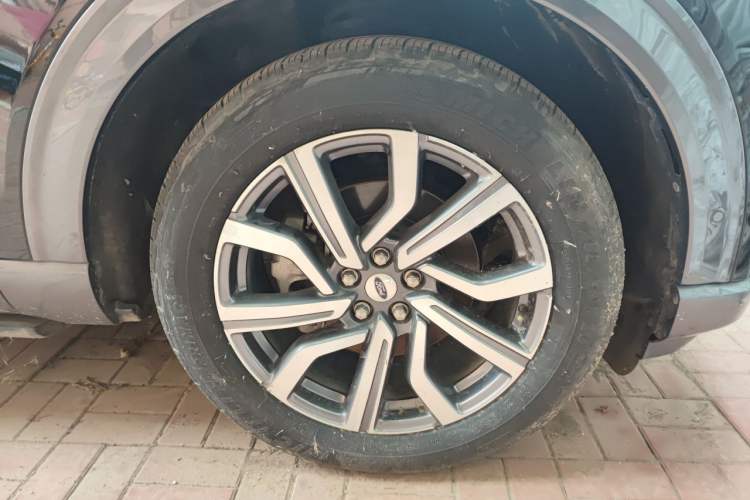 Used Ford Explorer 2023 EcoBoost 285 Four-Wheel Drive Titanium Edition 6 Seats Right Front Wheel Hub