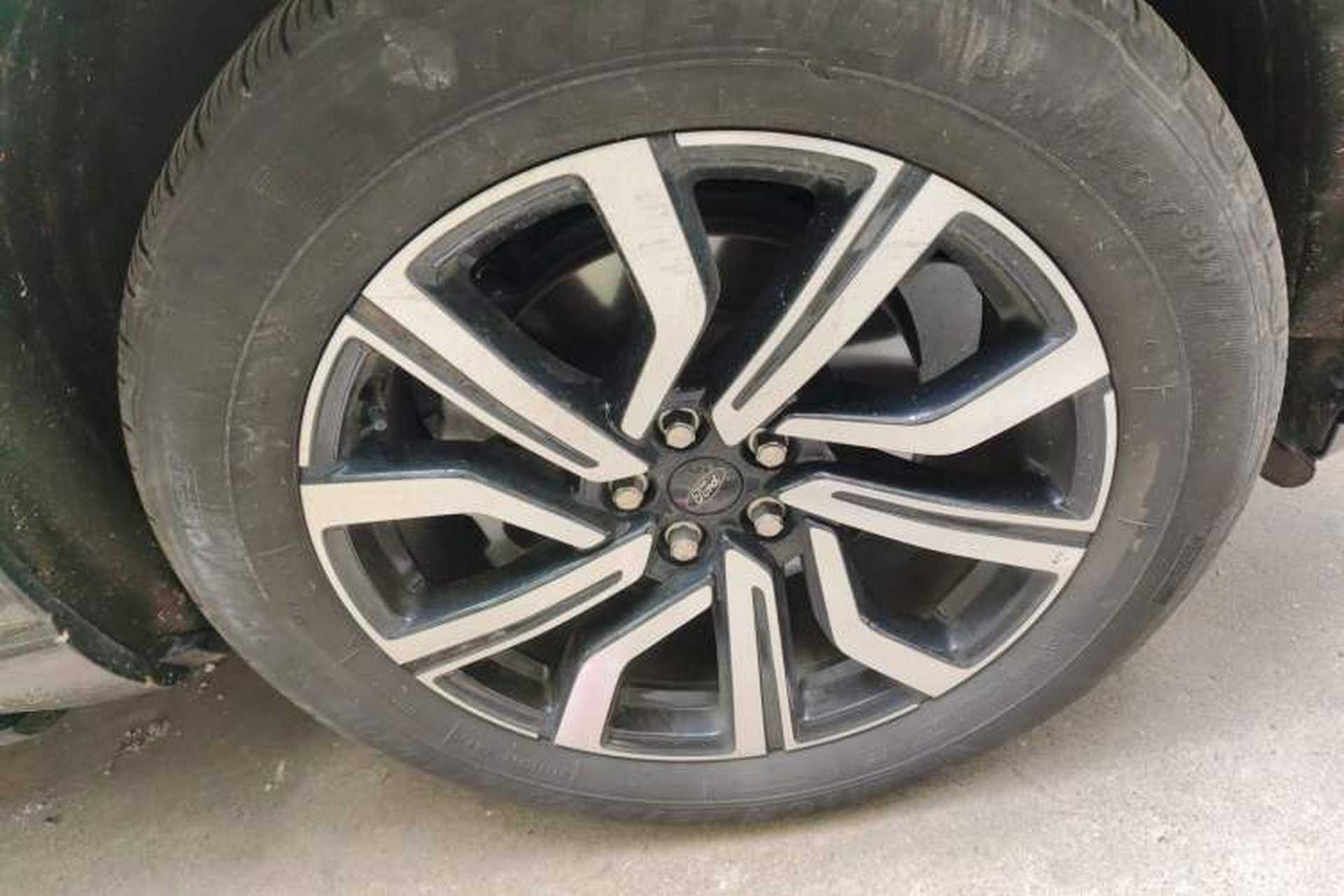 Used Ford Explorer 2023 EcoBoost 285 Four-Wheel Drive Red Gold Edition 6 Seats Right Front Wheel Hub