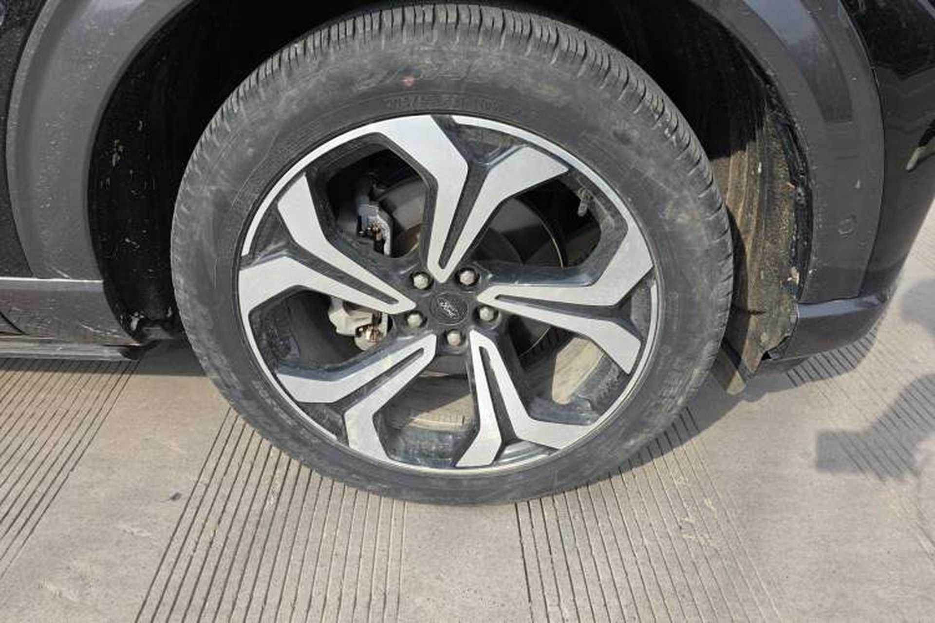 Used Ford Explorer 2023 EcoBoost 285 4x4 ST-LINE 6-Seater Right Front Wheel Hub