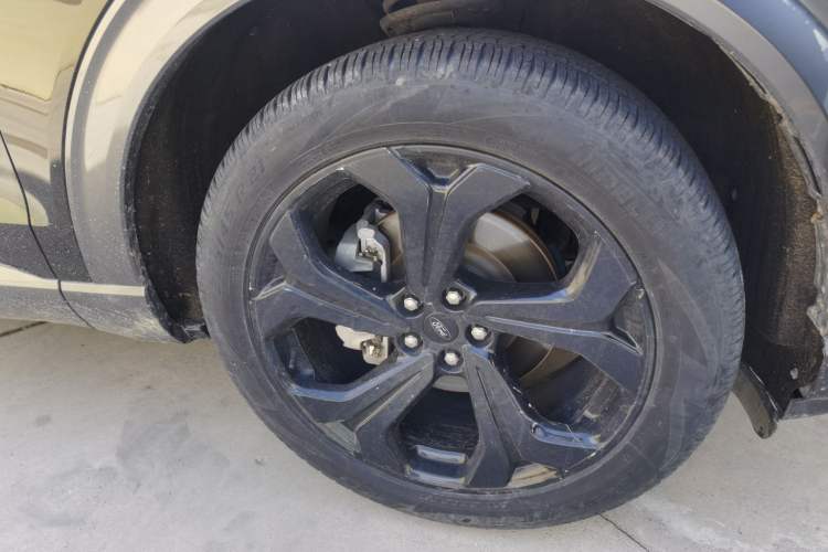 Used Ford Explorer 2023 EcoBoost 285 4x4 ST-LINE 6-Seater Right Front Wheel Hub