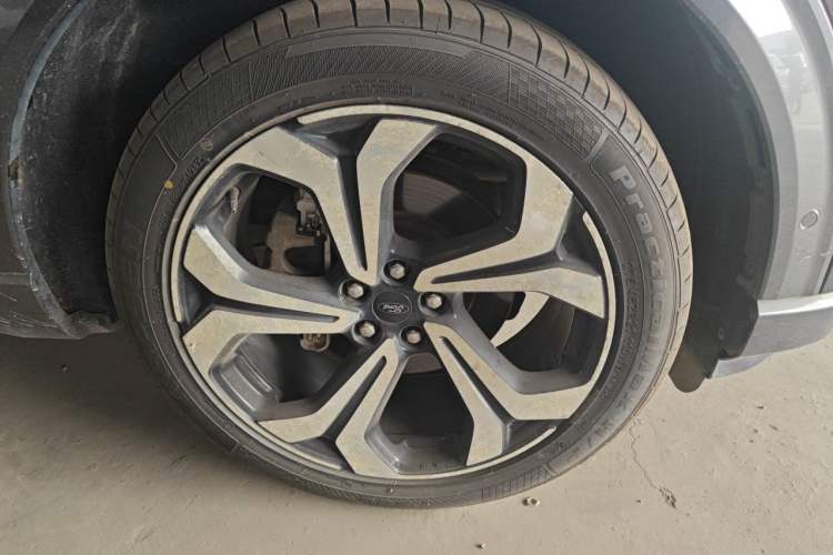 Used Ford Explorer 2023 EcoBoost 285 4x4 ST-LINE 6-Seater Right Front Wheel Hub