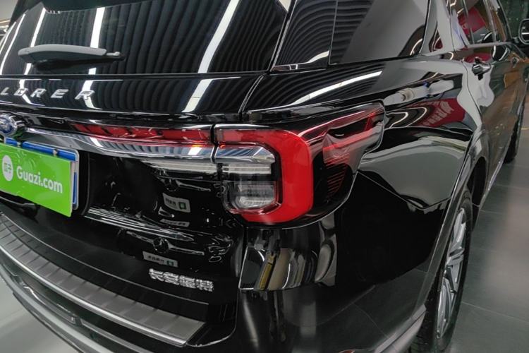 Used Ford Explorer 2023 EcoBoost 285 Four-Wheel Drive Titanium Edition 7-Seater Right Rear Taillight