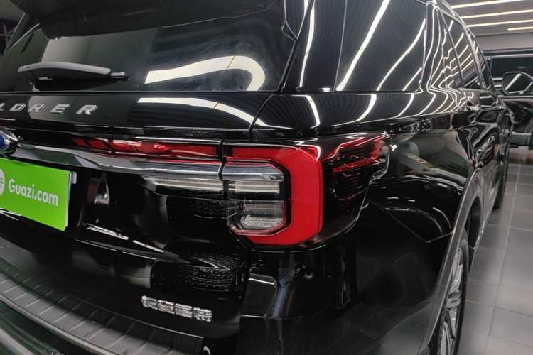 Used Ford Explorer 2023 EcoBoost 285 Four-Wheel Drive Titanium Edition 6 Seats Right Rear Taillight
