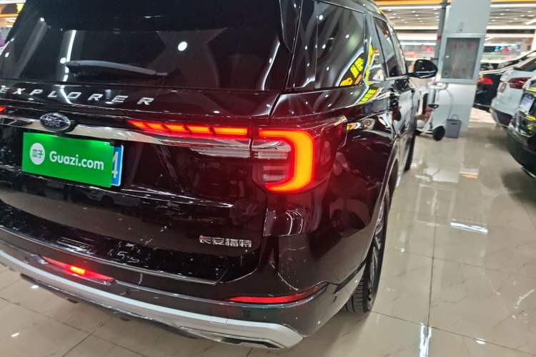 Used Ford Explorer 2023 EcoBoost 285 Four-Wheel Drive Titanium Edition 7-Seater Right Rear Taillight