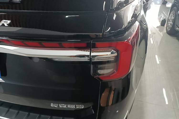 Used Ford Explorer 2023 EcoBoost 285 Four-Wheel Drive Titanium Edition 7-Seater Right Rear Taillight