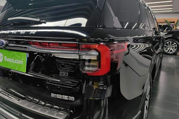 Used Ford Explorer 2023 EcoBoost 285 Four-Wheel Drive Titanium Edition 6 Seats Right Rear Taillight