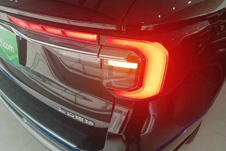 Used Ford Explorer 2023 EcoBoost 285 Four-Wheel Drive Titanium Edition 6 Seats Right Rear Taillight