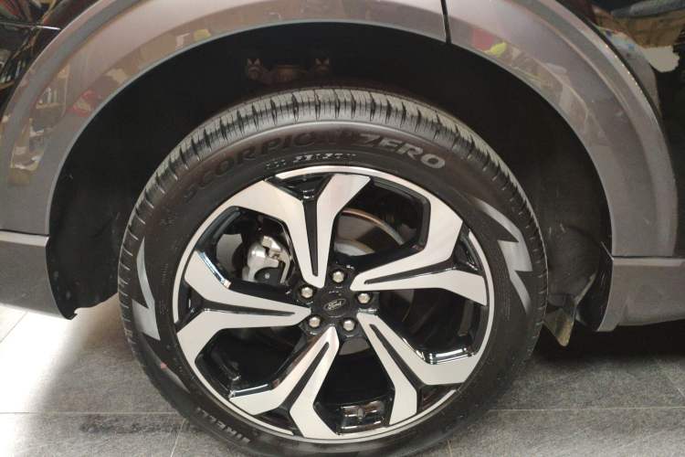Used Ford Explorer 2023 EcoBoost 285 4x4 ST-LINE 6-Seater Right Rear Wheel Hub