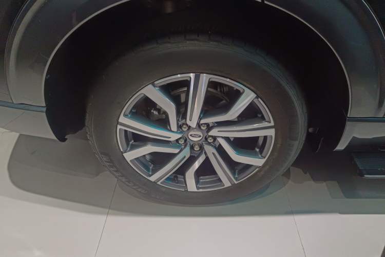 Used Ford Explorer 2023 EcoBoost 285 Four-Wheel Drive Titanium Edition 6 Seats Right Rear Wheel Hub