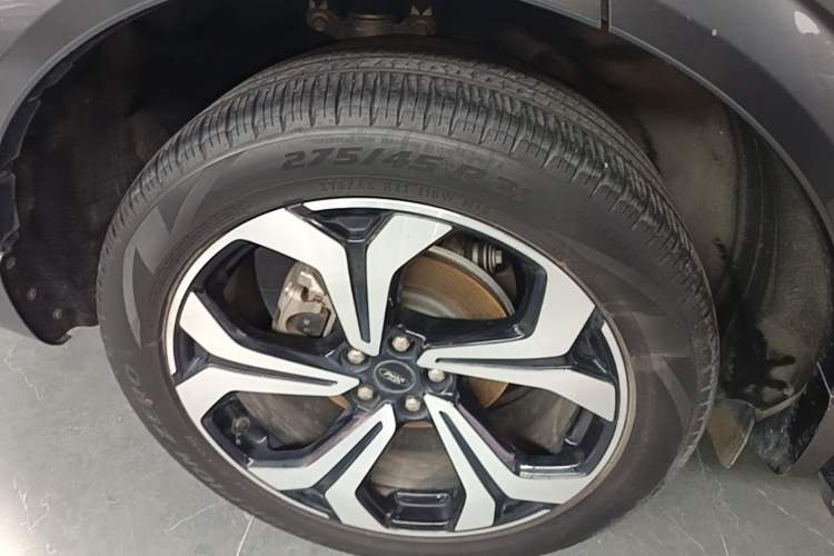 Used Ford Explorer 2023 EcoBoost 285 4x4 ST-LINE 6-Seater Right Rear Wheel Hub