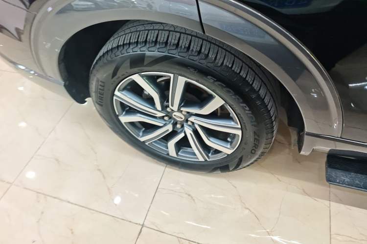 Used Ford Explorer 2023 EcoBoost 285 Four-Wheel Drive Titanium Edition 7-Seater Right Rear Wheel Hub
