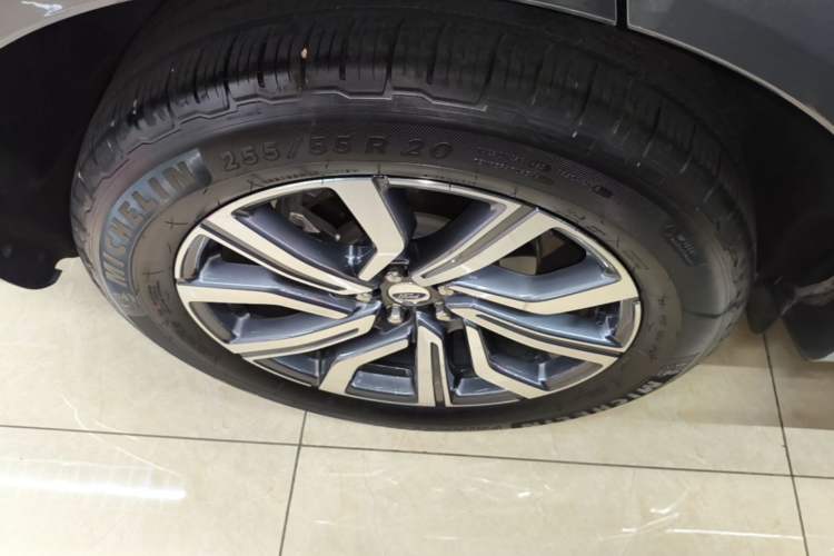 Used Ford Explorer 2023 EcoBoost 285 Four-Wheel Drive Titanium Edition 6 Seats Right Rear Wheel Hub