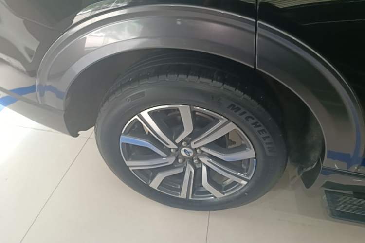 Used Ford Explorer 2023 EcoBoost 285 Four-Wheel Drive Titanium Edition 6 Seats Right Rear Wheel Hub