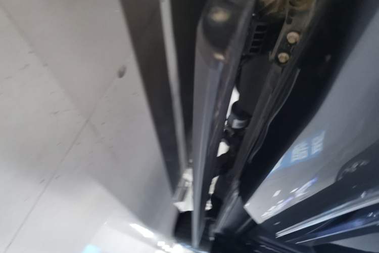 Used Ford Explorer 2023 EcoBoost 285 Four-Wheel Drive Titanium Edition 7-Seater Right Side Sill