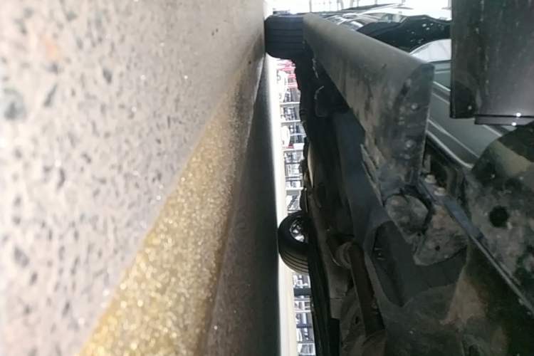 Used Ford Explorer 2023 EcoBoost 285 Four-Wheel Drive Titanium Edition 7-Seater Right Side Sill