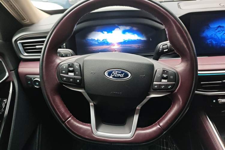 Used Ford Explorer 2023 EcoBoost 285 Four-Wheel Drive Titanium Edition 7-Seater Steering Wheel