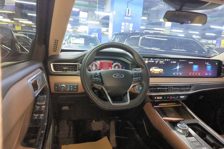Used Ford Explorer 2023 EcoBoost 285 Four-Wheel Drive Stylish Plus Version 7 Seats Steering Wheel