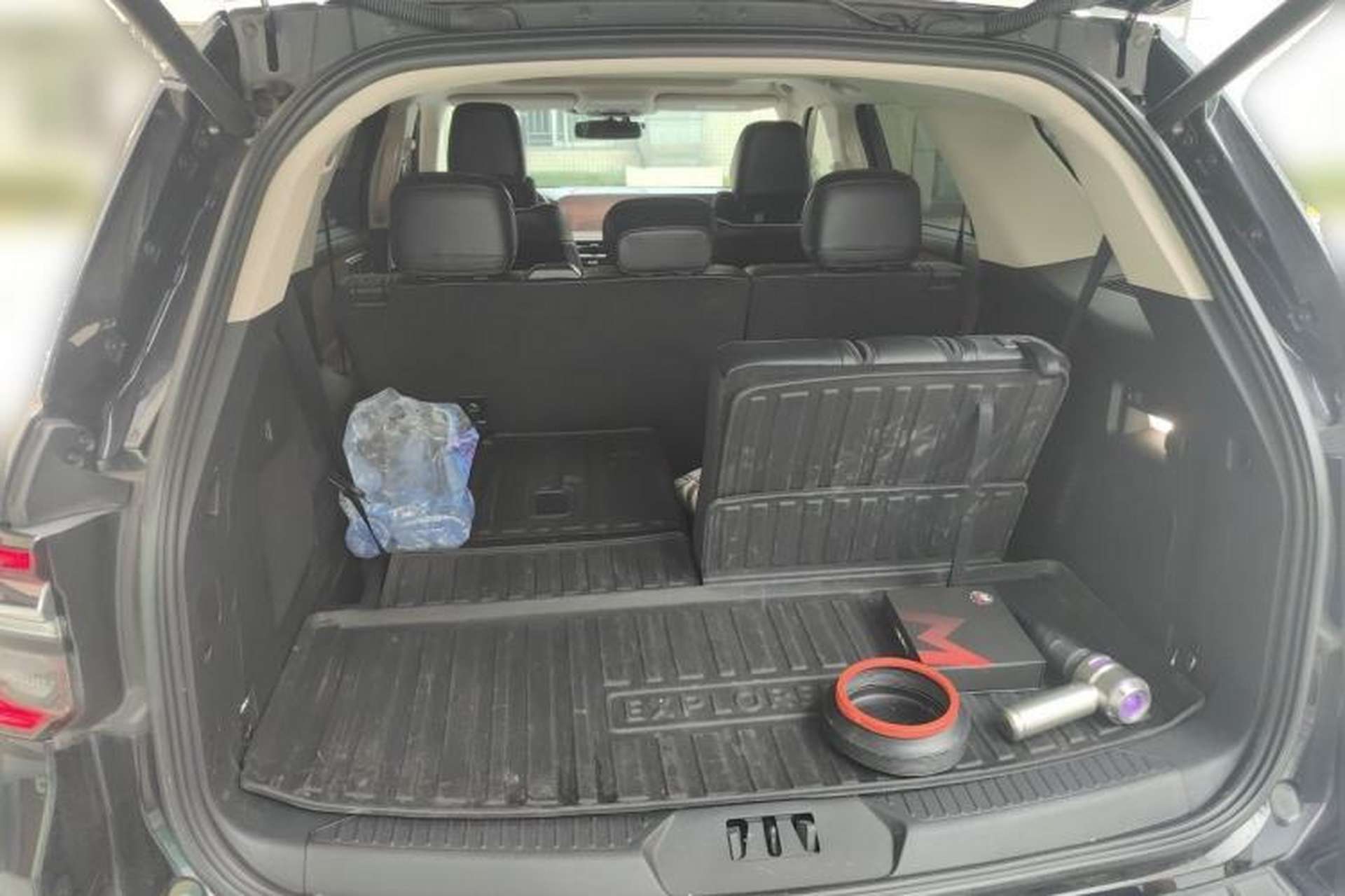 Used Ford Explorer 2023 EcoBoost 285 Four-Wheel Drive Titanium Edition 7-Seater Trunk
