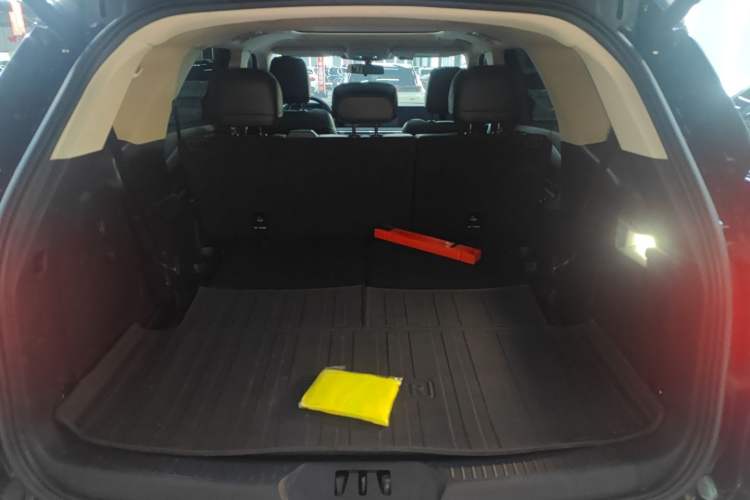 Used Ford Explorer 2023 EcoBoost 285 Four-Wheel Drive Stylish Plus Version 7 Seats Trunk