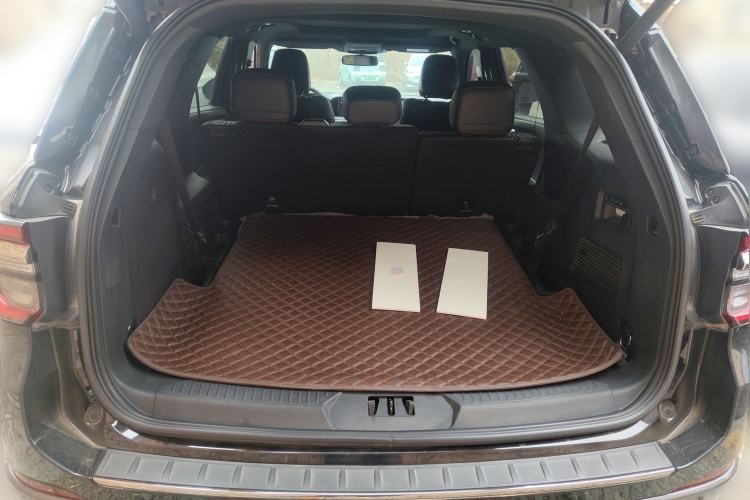 Used Ford Explorer 2023 EcoBoost 285 4x4 ST-LINE 7-Seater Trunk