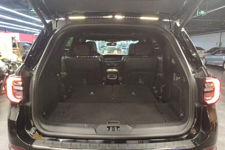 Used Ford Explorer 2023 EcoBoost 285 4x4 ST-LINE 6-Seater Trunk