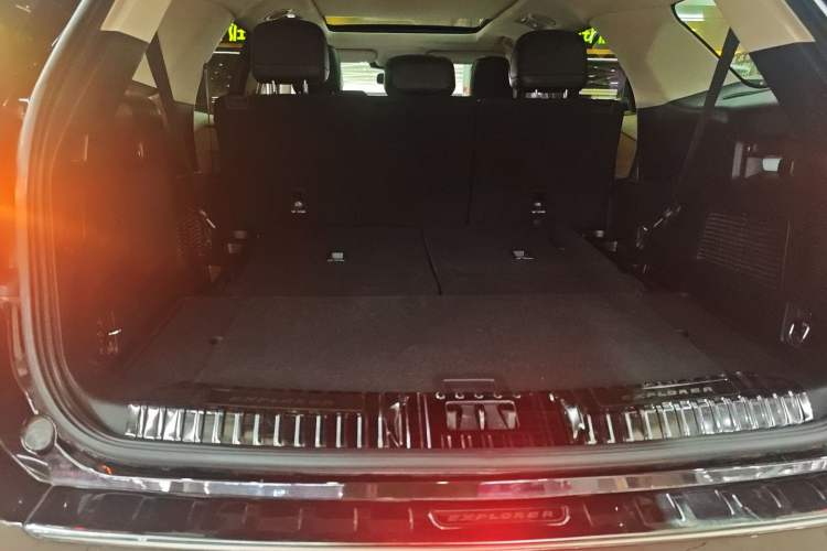 Used Ford Explorer 2023 EcoBoost 285 Four-Wheel Drive Titanium Edition 7-Seater Trunk