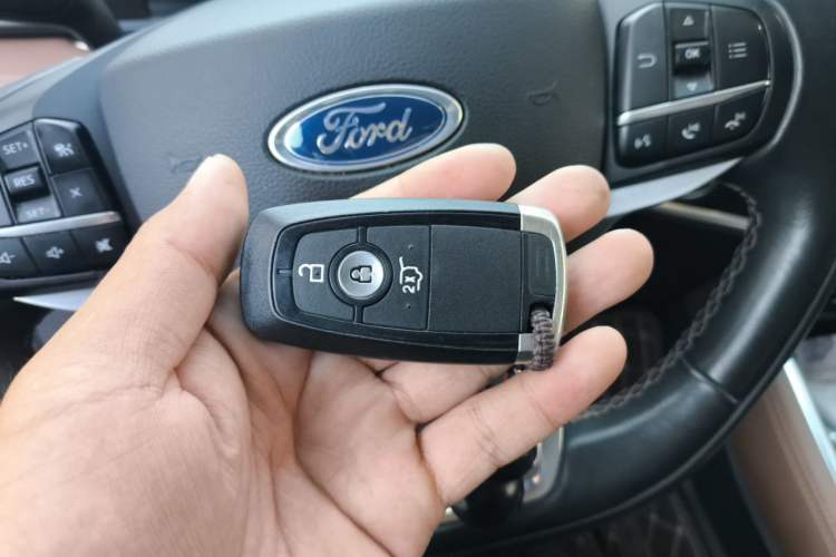 Used Ford Explorer 2023 EcoBoost 285 Four-Wheel Drive Titanium Edition 7-Seater Vehicle Key