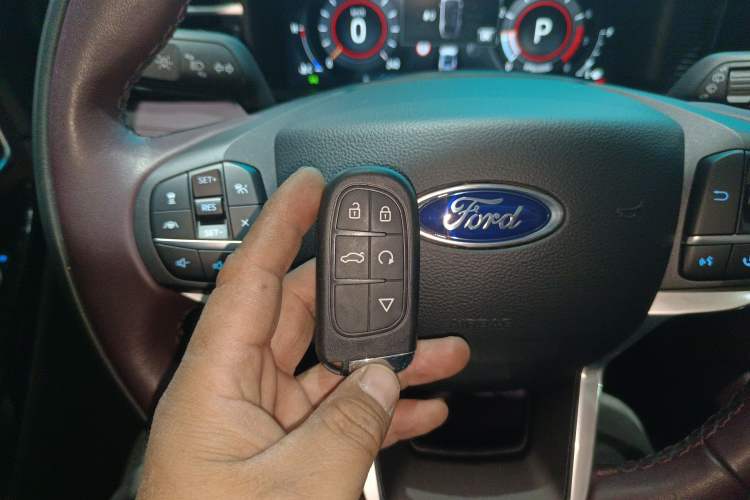 Used Ford Explorer 2023 EcoBoost 285 Four-Wheel Drive Titanium Edition 6 Seats Vehicle Key