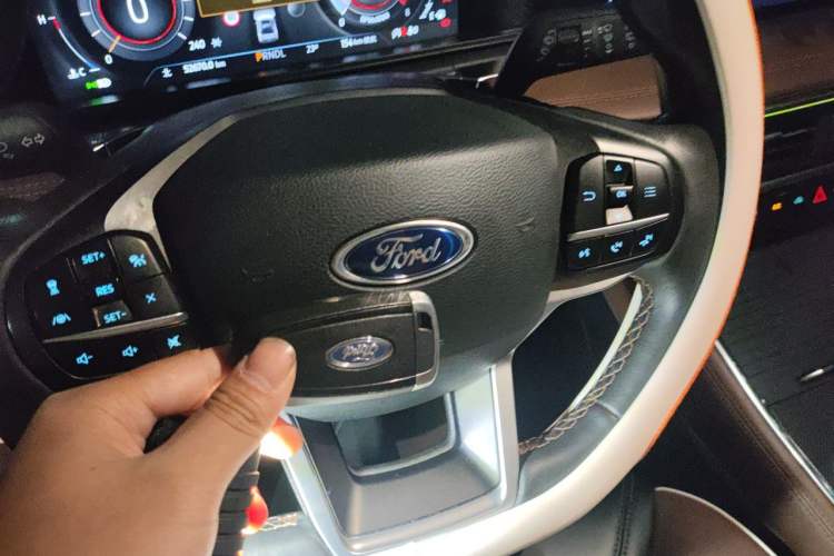 Used Ford Explorer 2023 EcoBoost 285 Four-Wheel Drive Titanium Edition 7-Seater Vehicle Key