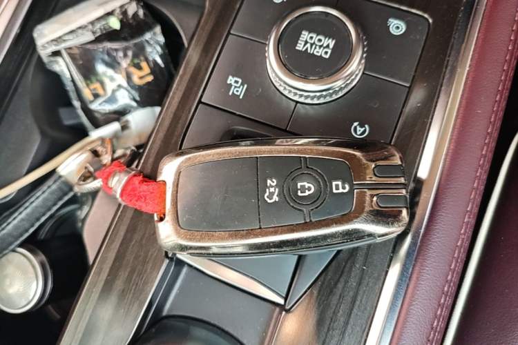 Used Ford Explorer 2023 EcoBoost 285 Four-Wheel Drive Titanium Edition 7-Seater Vehicle Key