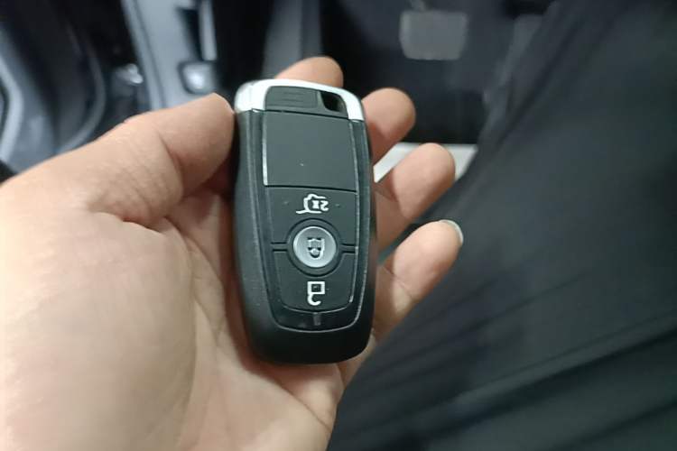 Used Ford Explorer 2023 EcoBoost 285 Four-Wheel Drive Titanium Edition 7-Seater Vehicle Key