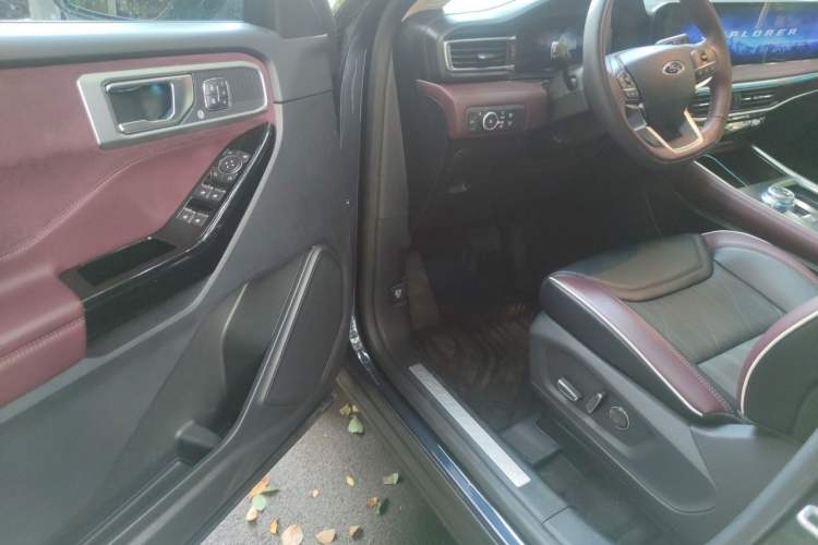 Used Ford Explorer 2023 EcoBoost 285 Four-Wheel Drive Titanium Edition 6 Seats Driver Seat