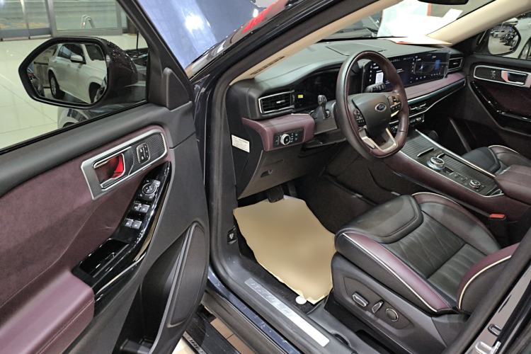 Used Ford Explorer 2023 EcoBoost 285 Four-Wheel Drive Titanium Edition 7-Seater Driver Seat