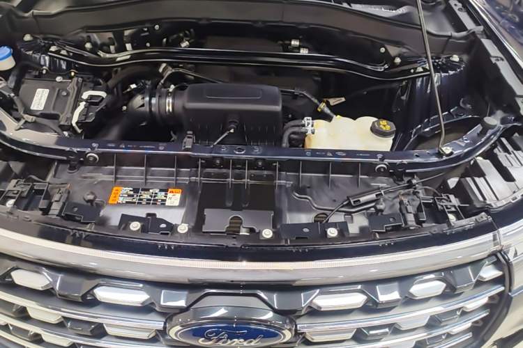 Used Ford Explorer 2023 EcoBoost 285 Four-Wheel Drive Titanium Edition 7-Seater Engine Bay