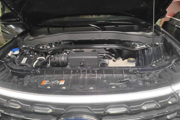Used Ford Explorer 2023 EcoBoost 285 Four-Wheel Drive Titanium Edition 6 Seats Engine Bay