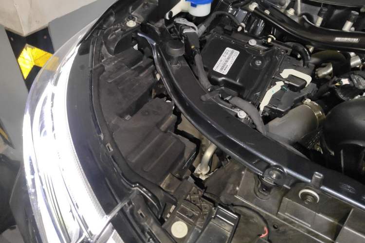 Used Ford Explorer 2023 EcoBoost 285 Four-Wheel Drive Titanium Edition 6 Seats Engine Bay Right