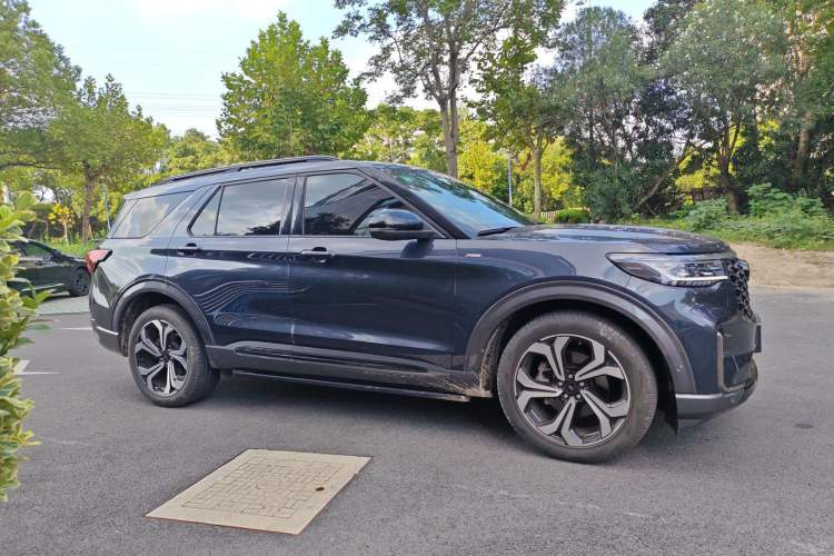 Used Ford Explorer 2023 EcoBoost 285 4x4 ST-LINE 6-Seater Exterior 2