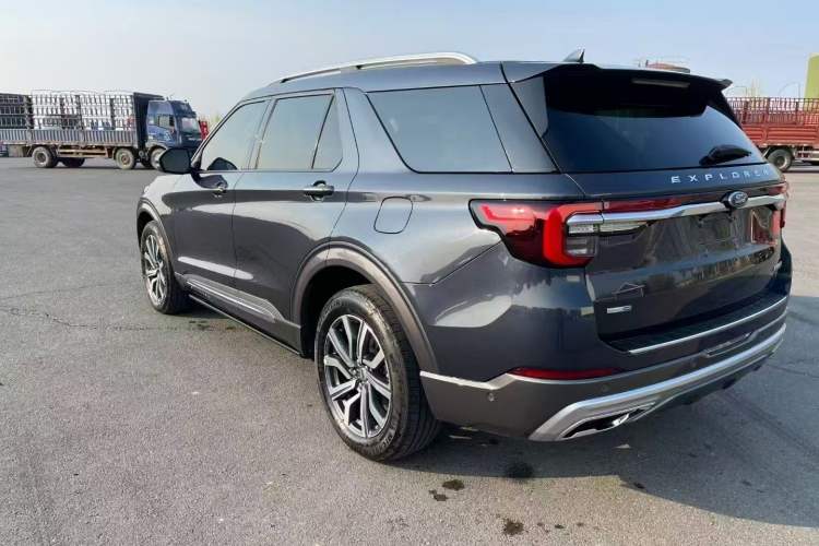 Used Ford Explorer 2023 EcoBoost 285 Four-Wheel Drive Titanium Edition 7-Seater Exterior 3