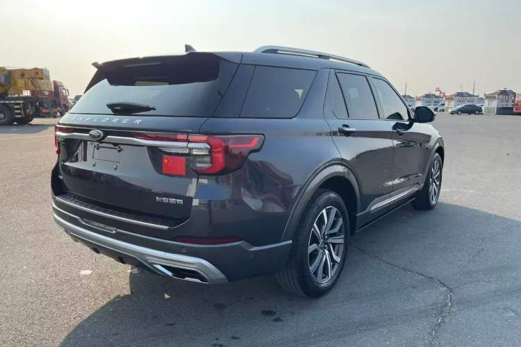 Used Ford Explorer 2023 EcoBoost 285 Four-Wheel Drive Titanium Edition 7-Seater Exterior 5