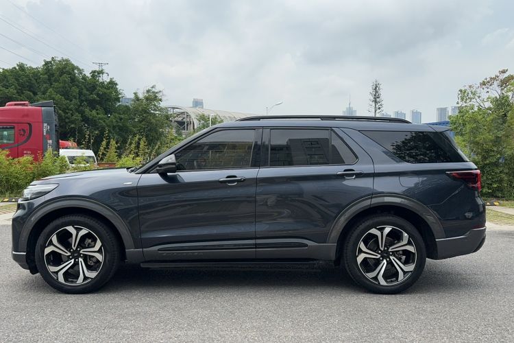 Used Ford Explorer 2023 EcoBoost 285 4x4 ST-LINE 6-Seater Exterior 5
