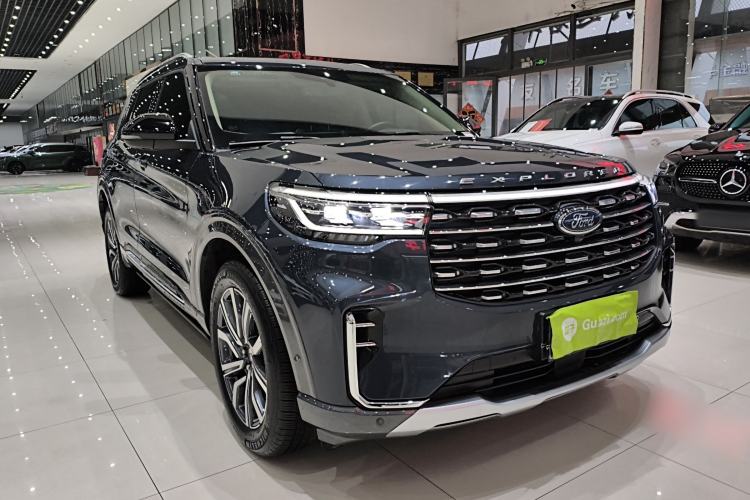 Used Ford Explorer 2023 EcoBoost 285 Four-Wheel Drive Titanium Edition 7-Seater Front Right 45 Deg