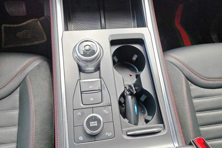 Used Ford Explorer 2023 EcoBoost 285 4x4 ST-LINE 6-Seater Gear Lever