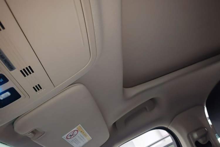 Used Ford Explorer 2023 EcoBoost 285 Four-Wheel Drive Titanium Edition 7-Seater Headliner